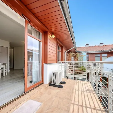 White Pearl With Two Terraces By Oneapartments *