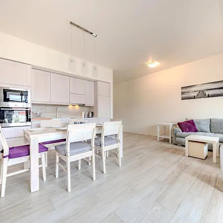 White Pearl With Two Terraces By Oneapartments Appartement