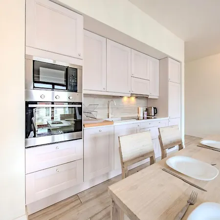 White Pearl With Two Terraces By Oneapartments Gdańsk